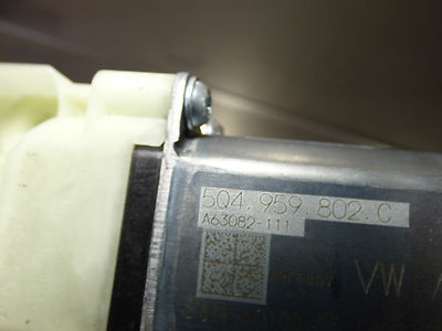 VW Passat 3G B8 Golf 7 Fensterhebermotor Motor hinten rechts 5Q4959802C – Produktansicht 2