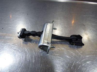 Opel Corsa D 1.2 Bj.:2011 Türfangband vorne 13180682 – Produktansicht 1