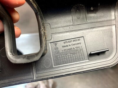Porsche Panamera 970 Abdeckung Blende Scwarz Tür vorne rechts 97053758200 – Produktansicht 3