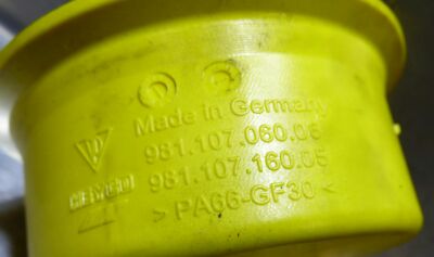 Porsche 981 Deckel Verschluss Einfüllstutzen Öl Motoröl 98110716005 98110706006 – Produktansicht 3