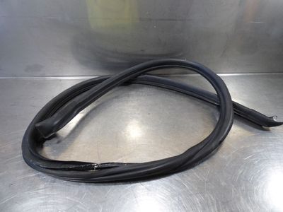 Porsche Boxster 986 2.7 Türdichtung rechts 98653707602 / 986.537.076.02 – Produktansicht 1