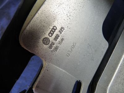 Audi A3 8P 3.2 V6 Lenkradabdeckung KOMPL. 8P0 880 225 S86 / 8P0880225 ORIGINAL gebraucht - Sportback – Produktansicht 4