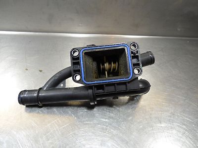 Ford Focus 1.6 TDCi ORIGINAL gebraucht - Thermostatgehäuse 9670253780 – Produktansicht 2