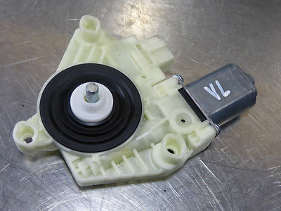 Mercedes C Klasse W205 S205 Fensterhebermotor V.L A2059060013 Front Window Motor – Produktansicht 1