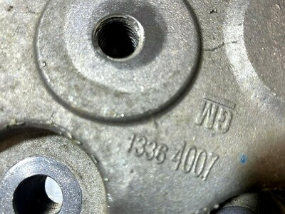 OPEL ASTRA K 2018 original Getriebehalter Halter Getriebe GM13364007 – Produktansicht 3