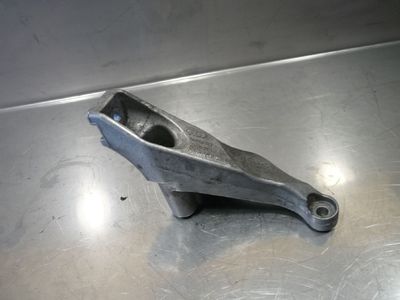 AUDI A4 8EC B7 2.0 TDI Stütze links 8E0199307S / 8E0 199 307 S ORIGINAL gebraucht - Motorhalter – Produktansicht 1