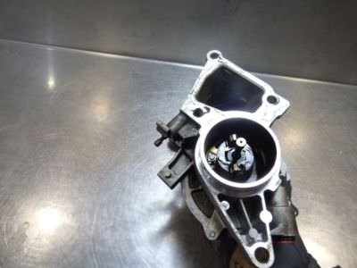 Ford Transit FAE6 2.2 TDCI Vakuumpumpe mit Thermostatgehäuse 1C1Q-8594-BA – Produktansicht 3