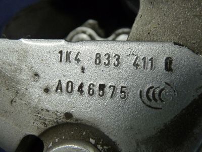 VW GOLF 5 1.9 TDI BXE Türscharnier hinten links / 1K4 833 411 Q ORIGINAL gebraucht - 1K4833411Q – Produktansicht 3