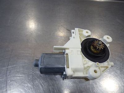 Ford Focus II 1.8 TDCI vorne links 4M5T-14A389 ORIGINAL gebraucht - Fensterhebermotor – Produktansicht 2