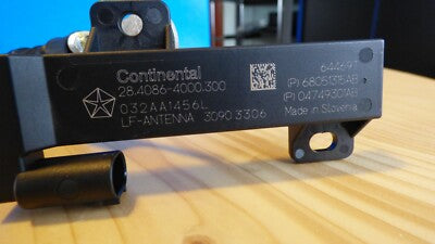 Alfa Romeo Stelvio Q4 2021 ORIGINAL Kessy Antenne Keyless Go 68051315AB – Produktansicht 2