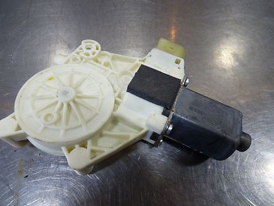 Ford Mondeo IV Fensterhebermotor hinten links 6M2114553B / 6M21-14553-B ORIGINAL gebraucht - Titanium – Produktansicht 2