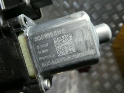 Skoda Octavia 3 5E 5E5 2018 hinten links 5Q0959811E ORIGINAL gebraucht - Fensterhebermotor – Produktansicht 4