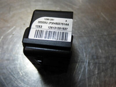 Jeep Grand Cherokee IV WK2 Schalter Öffner für Heckklappe 04602751AA – Produktansicht 2