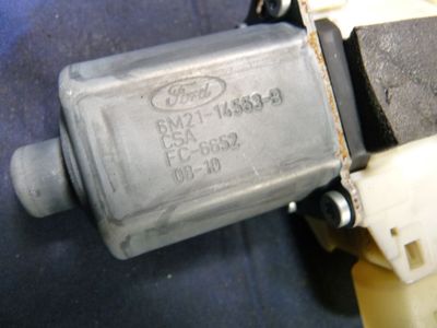 Ford Mondeo MK4 Ghia Bj.:2008 Fensterhebermotor vorne links 6M2114553B – Produktansicht 3