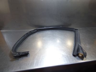 VW Passat CC 1.8 TSI, hinten rechts 3C8854546 / 3C8 854 546 ORIGINAL gebraucht - Fensterdichtung – Produktansicht 2