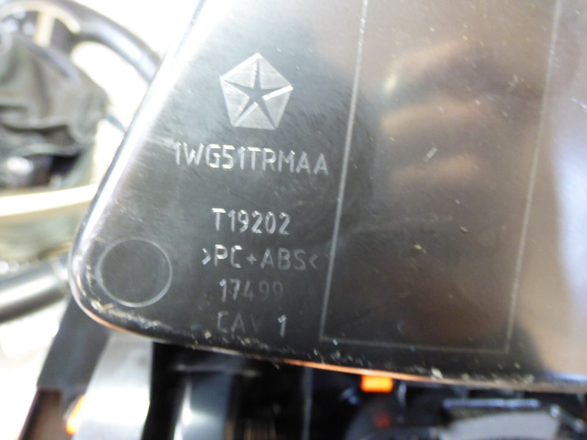 Jeep KL 2015 Staufach Armaturenbrett 1WG51TRMAA ORIGINAL gebraucht - Cherokee – Produktansicht 4