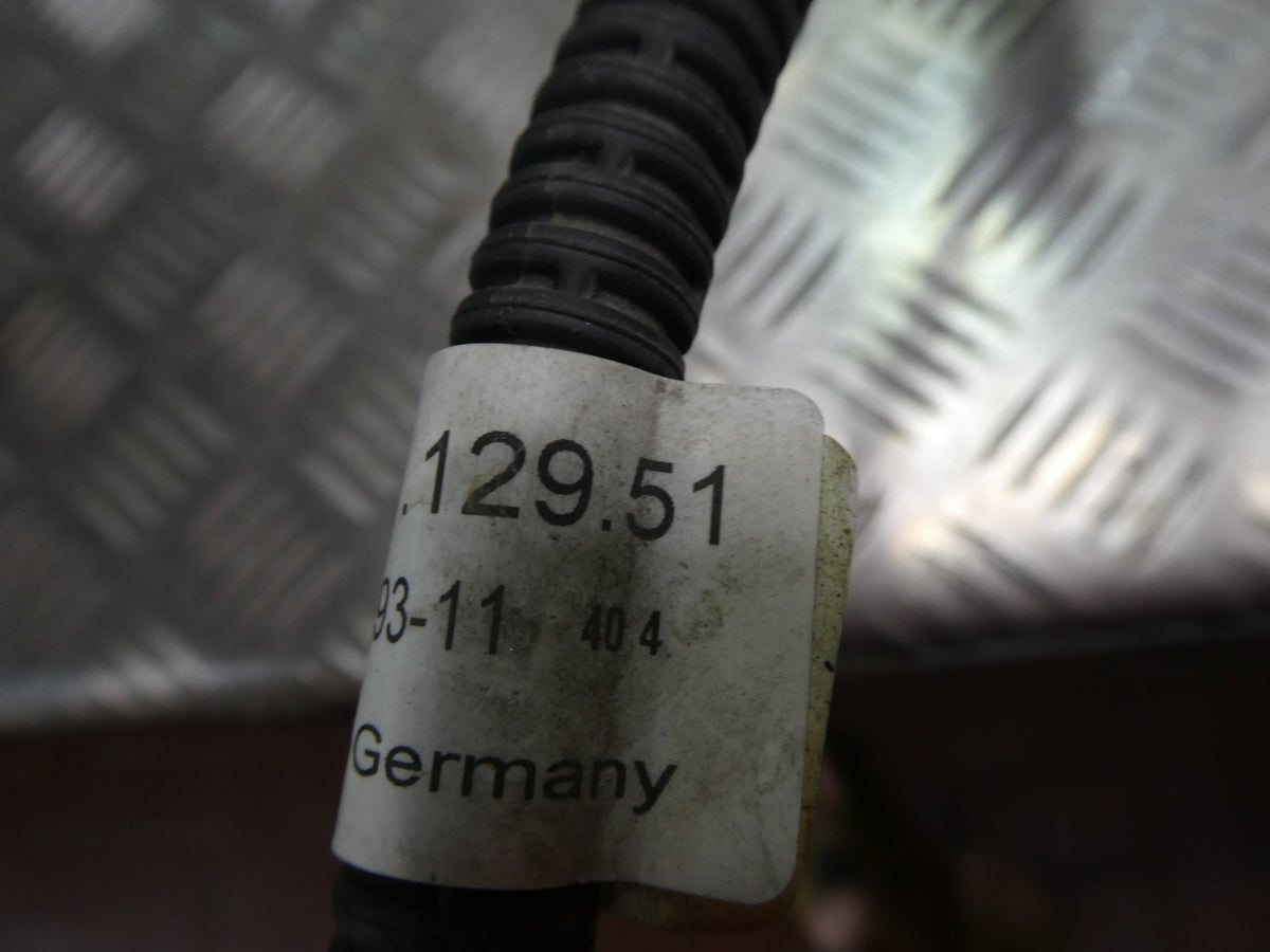 Porsche Panamera 3.0 E-Hybrid Scheinwerferwaschdüsenrohr links ORIGINAL gebraucht - 97063112951 – Produktansicht 6