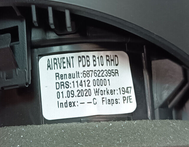 Renault Zoe 2022 Original Luftdüse Verkelidung 114120001 11412 0001 gebraucht - 687622395R – Produktansicht 3