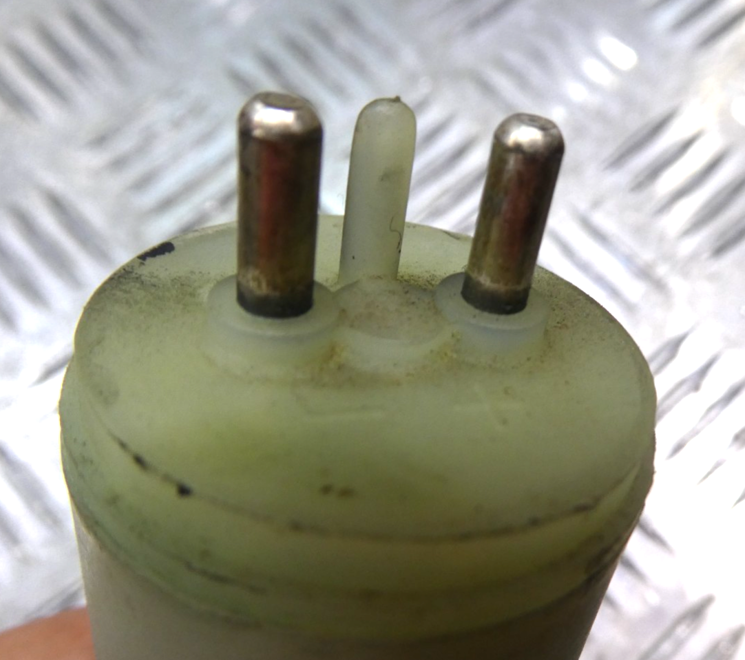 Mercedes-Benz W126 C126 Scheibenwaschpumpe ORIGINAL gebraucht - 1238690121 – Produktansicht 3