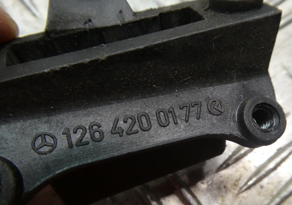 Mercedes-Benz S-Klasse C126 W126 SEC Fussfeststellbremse Entriegelung ORIGINAL gebraucht - 1264200177 – Produktansicht 4