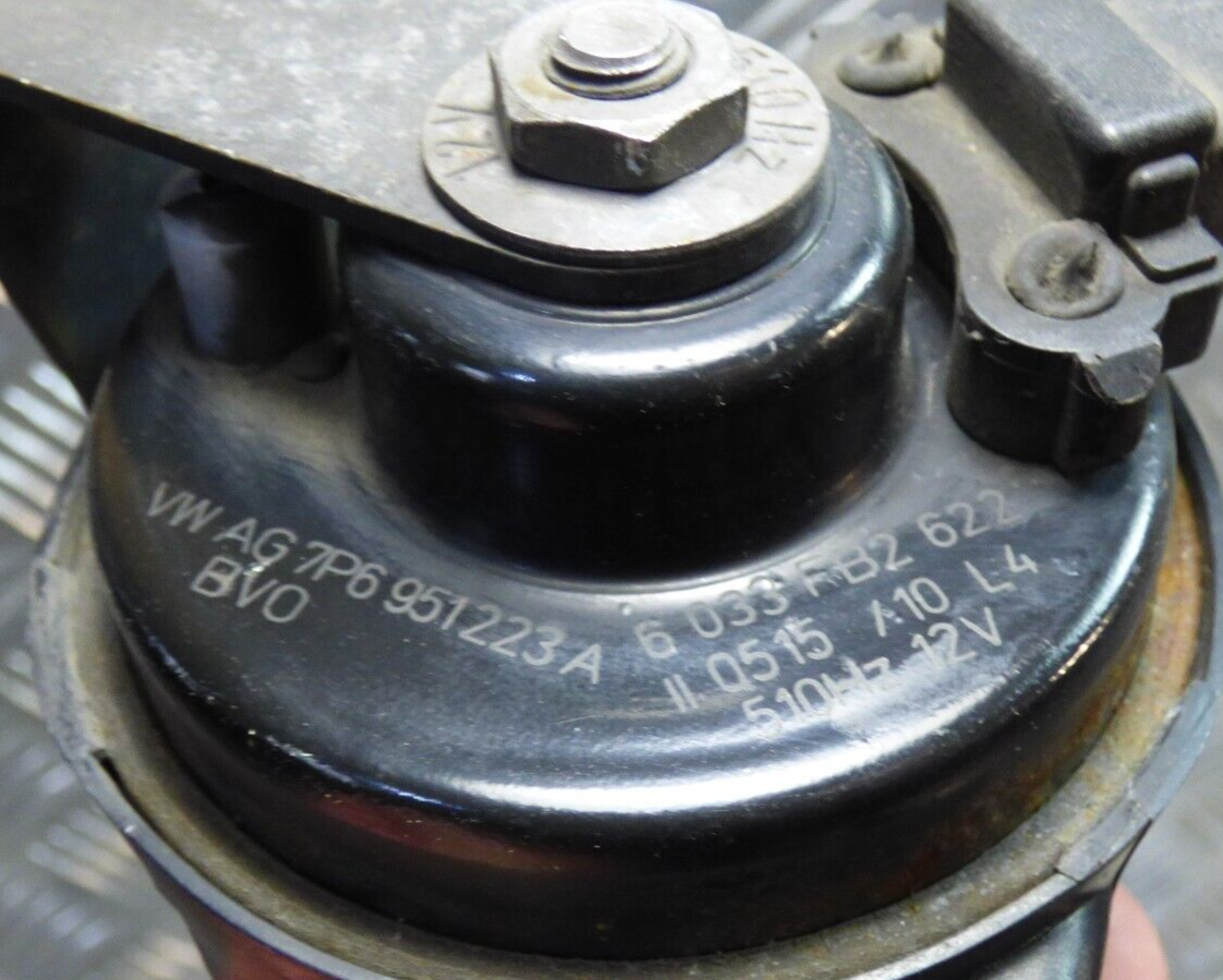 Porsche Cayenne 92A Hupe Fanfare Hochton 7P6951223A ORIGINAL gebraucht - Signalhorn – Produktansicht 3