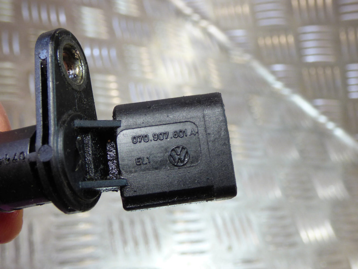 VW Transporter T5 Touareg 2.5 TDI Nockenwellensensor ORIGINAL gebraucht - 070907601A – Produktansicht 2