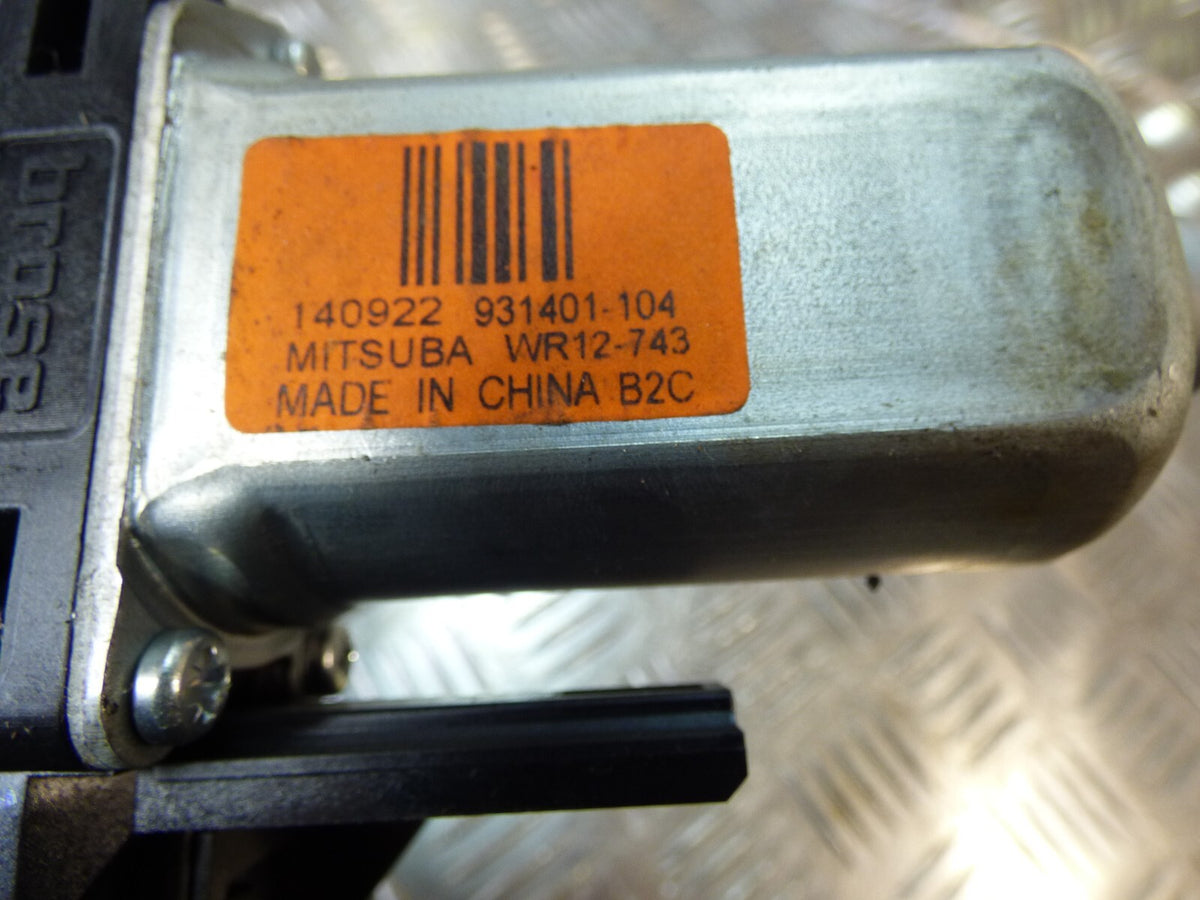 Jeep KL 2015 Fensterhebermotor vorne rechts Motor Scheibe 931401-104 ORIGINAL gebraucht - Cherokee – Produktansicht 3