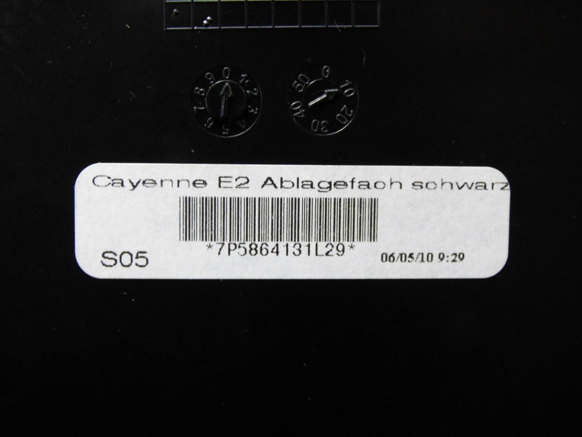 Porsche Cayenne S 92A Fach Mittelkonsole 7P5864131 L29 ORIGINAL gebraucht - Ablagefach – Produktansicht 3