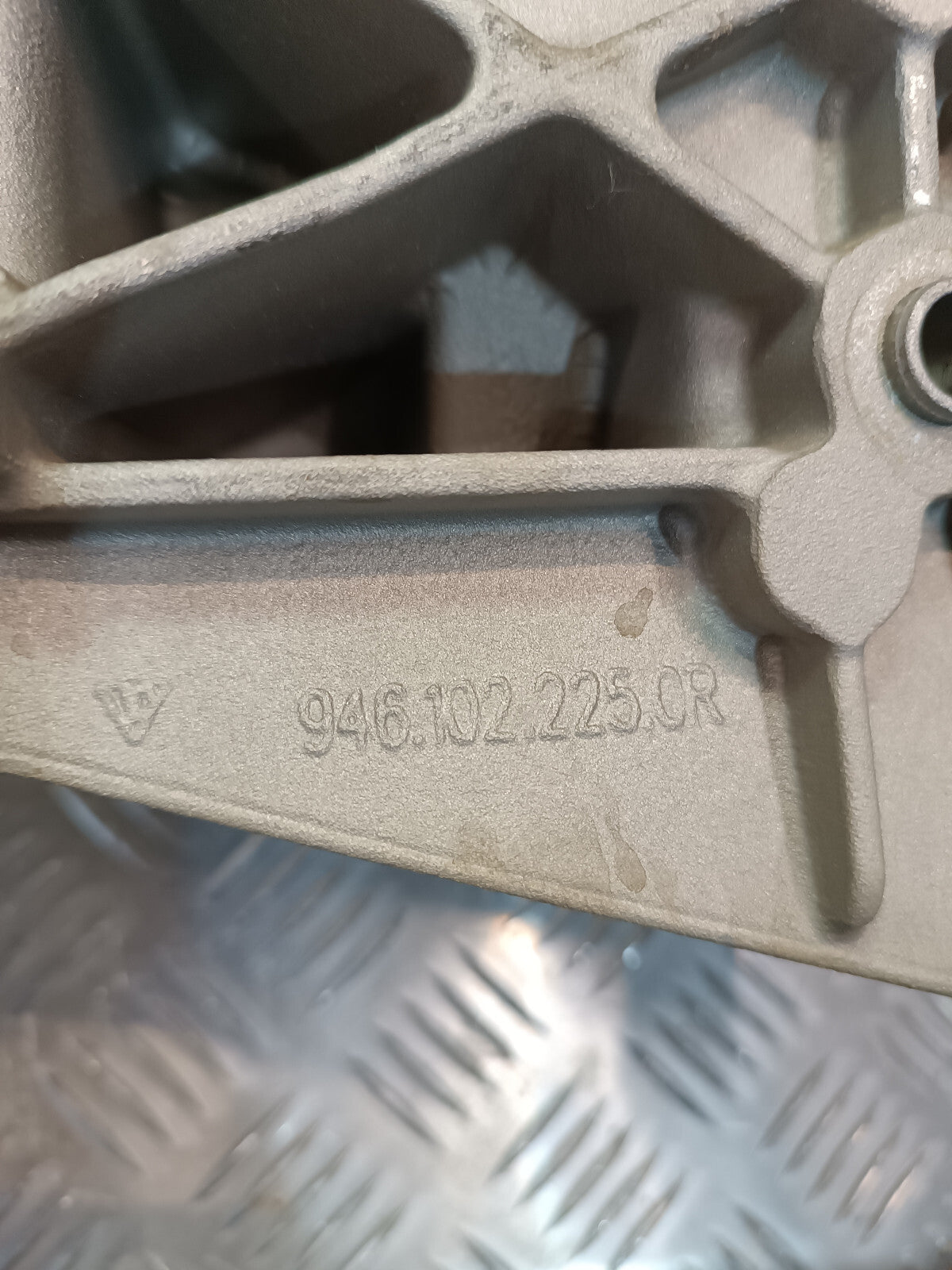 Porsche PANAMERA 970 3.6 V6 Halter Halterung ORIGINAL gebraucht - 9461022250R – Produktansicht 3