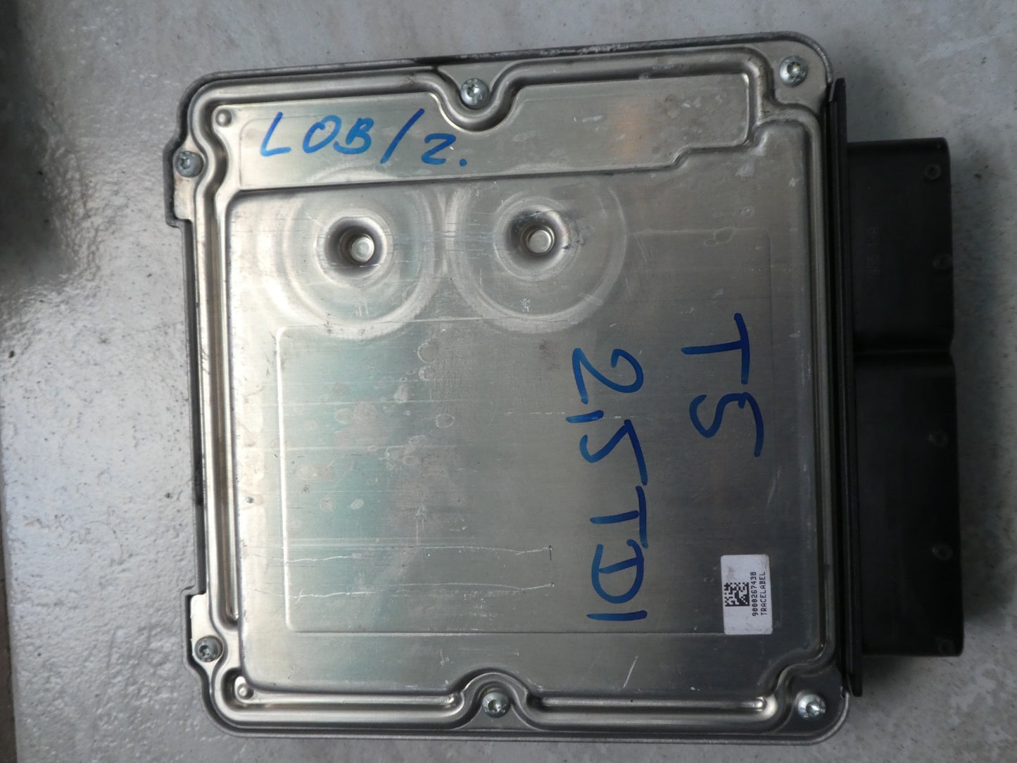VW Transporter T5 MULTIVAN 2003-2016 Motorsteuergerät ECU 0281011568 ORIGINAL gebraucht - 070906016AJ – Produktansicht 3