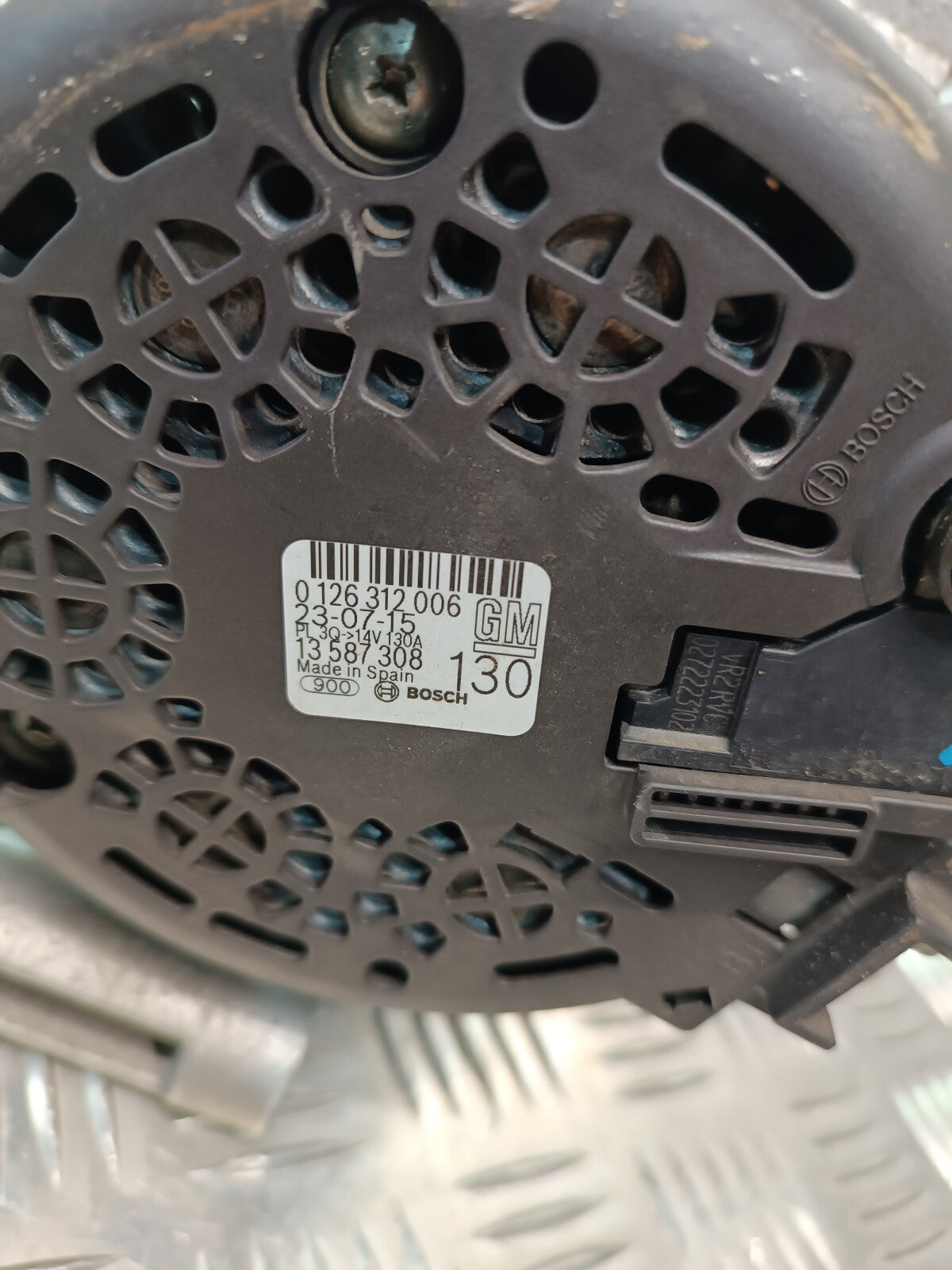 OPEL ASTRA K 1.4 Turbo Lichtmaschine GM 0126312006 Bosch 130a ORIGINAL gebraucht - 13587308 – Produktansicht 3