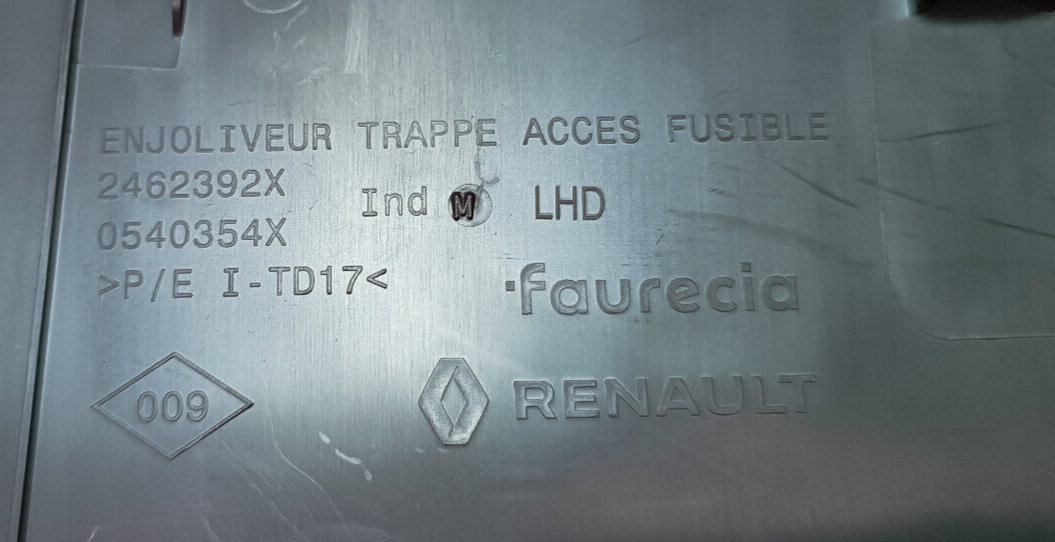 Renault Zoe 2022 Blende Pannel Deckel Elektrik Abdeckung 0540354X LHD ORIGINAL gebraucht - 2462392X – Produktansicht 3
