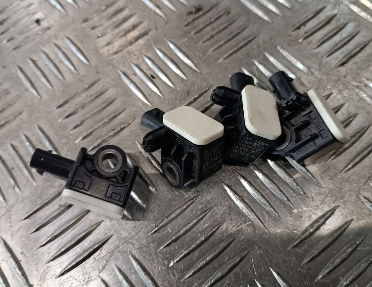 Jeep Grand Cherokee WK2 Aufprallsensor Crashsensor 56054085AA ORIGINAL gebraucht - A166821051 – Produktansicht 3