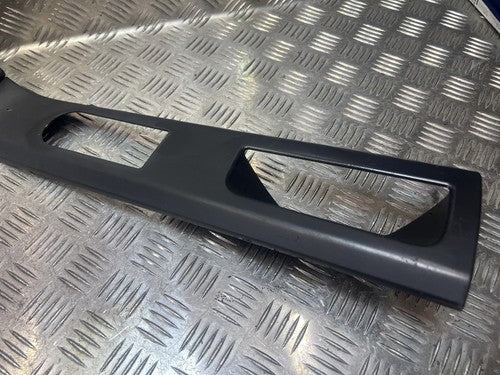 VW T5 Haltegriff Blende Fensterheberschalter links Satinschwarz 7H5868087Q