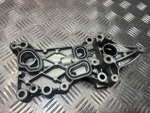 Mercedes Sprinter W906 2.2 CDI Ölfiltergehäuse Träger Halter 70362380