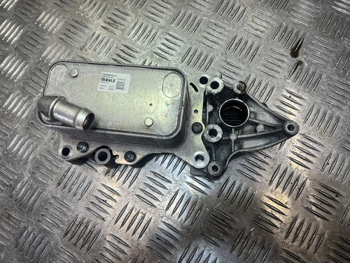 Mercedes Sprinter W906 2.2 CDI Ölkühler mit Ölfiltergehäuse MAHLE 70586826-01