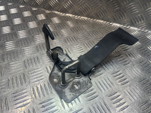 VW Volkswagen Transporter T6 Motorhaubenschloss Haken 7E0823480C