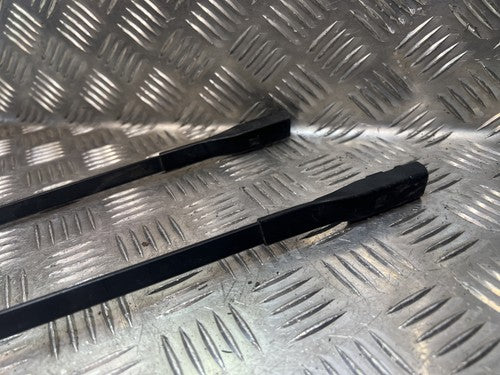 VW Volkswagen Transporter T6 Wischerarm vorne L + R 7E1955410B 7E1955409B