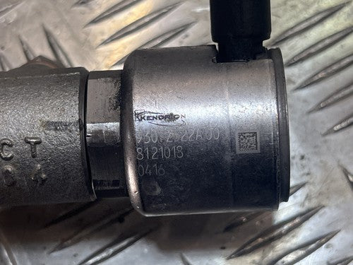 Mercedes Sprinter W906 2.2 CDI Kraftstoffverteiler mit Druckregelventil A6510700