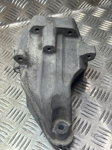 Mercedes Sprinter W906 2.2 CDI Motorträger links Motorhalter A6512231704
