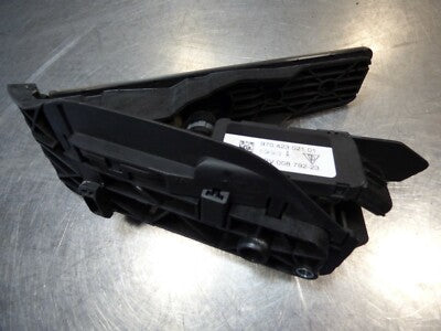 Porsche Panamera 970 Gaspedal Pedal Gaspotentiometer 97042302101 – Produktansicht 2