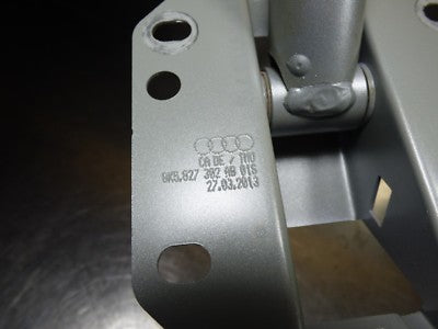 Audi A4 8K2 B8 Scharnier Klappenscharnier rechts 8K5827302AB ORIGINAL gebraucht - Heckklappe – Produktansicht 4