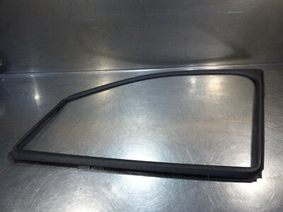 Porsche Panamera 970 Dichtung Fensterdichtung Gummi vorne links 97053729500 – Produktansicht 1
