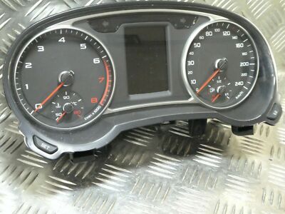 AUDI A1 8X Tacho Kombiinstrument FIS Benziner 8X0920930G Speedometer – Produktansicht 3