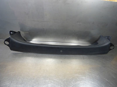 Porsche Cayenne 955 957 Plastikabdeckung Hinten 7L5805583B Touareg ORIGINAL gebraucht - Streifen – Produktansicht 1