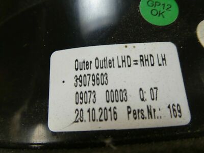 Opel Astra K 2017 Luftdüse Luftströmer Aussen Links GM 39079603 schwarz – Produktansicht 4