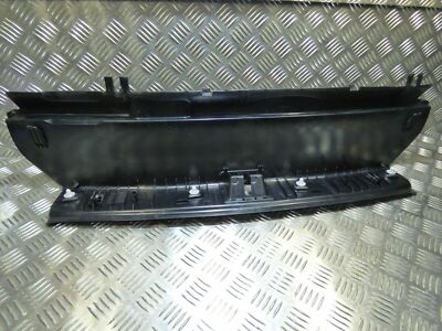 Mercedes W204 C Klasse Limo Laderaumkante Ladekante Verkleidung A2046900825 – Produktansicht 3