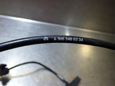 VW Crafter Mercedes Sprinter Bremsbeläge Sensor vorne links rechts A9065400334 – Produktansicht 5