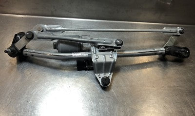 GENUINE AUDI A3 8V SALOON 2013 ORIGINAL gebraucht - 2017 FRONT WIPER MOTOR & LINKAGE P/N 8V2955023C – Produktansicht 2