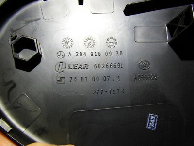 Mercedes W204 C-Klasse 2011 Sitzverkleidung für Fahrersitz A2049180930 – Produktansicht 3